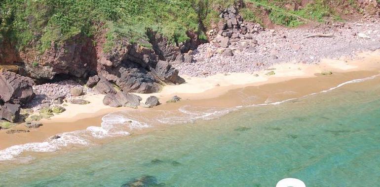 Las playas afectadas por el vertido de fuel recuperan la normalidad, aunque prosigue la limpieza
