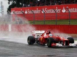 Alonso logra la \pole\ sobre el mojado asfalto de Silverstone