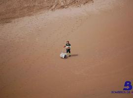 Recogidos hasta hoy sábado 155 m3 de material y arena de las playas afectadas por el vertido de fuel 