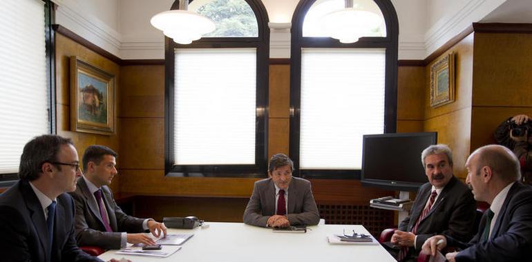 El presidente del Principado se reúne con altos cargos de Telecable