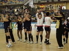 La selección femenina de balonmano prepara en Gijón su cita olímpica