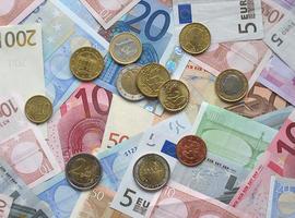 Un año más para rebajar el déficit y más dinero disponible para la banca