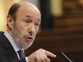 Rubalcaba: \"Con sus recortes, sólo van a conseguir más injusticias y más sufrimiento\" 