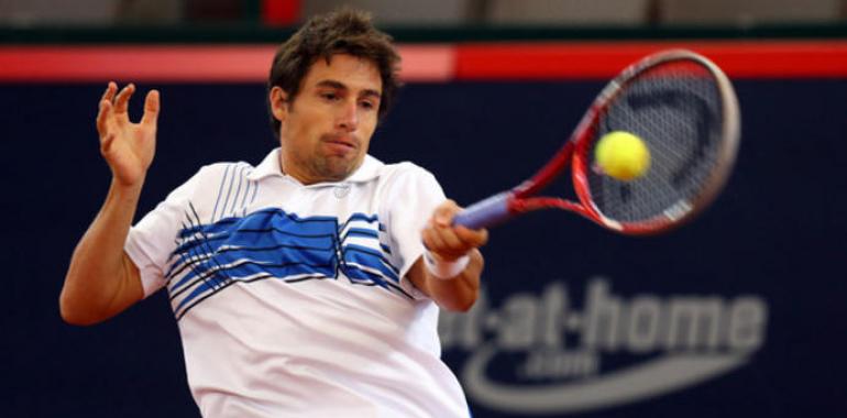 Daniel Muñóz de la Nava cubre la baja de Marc López en el Tenis Playa de Luanco
