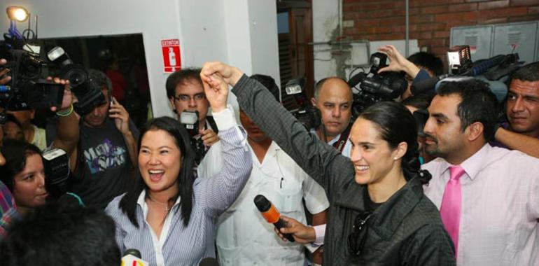 Keiko Fujimori llega a las elecciones del domingo con numerosos apoyos políticos y profesionales