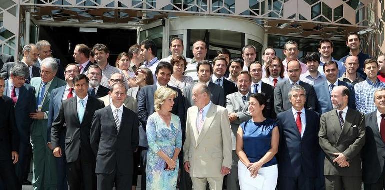 Visita del Rey al Centro de Control de Satélites Hispasat