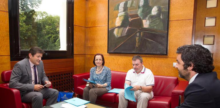 Encuentro entre el presidente del Principado y la presidenta de lAcademia de la Llingua Asturiana