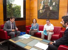 Encuentro entre el presidente del Principado y la presidenta de l\Academia de la Llingua Asturiana