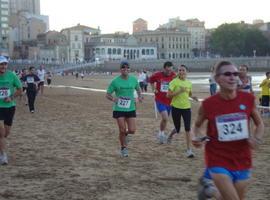 La Carrera Popular Nocturna Playa de San Lorenzo cumple 19 años