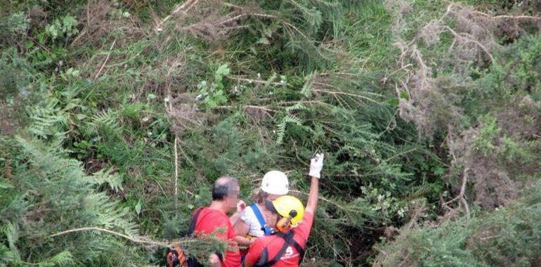 Evacuados tres senderistas desorientados en una zona boscosa entre Río Cabra y Boquerizo