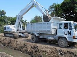 Ingenieros paraguayos de MINUSTAH construyen carretera en Haití