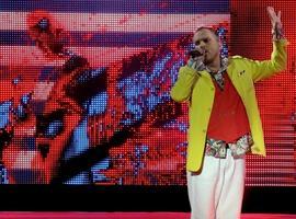 Arranque triunfal de Miguel Bosé con su gira Papitwo en Starlite Festival
