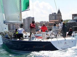 \Yamamay\, \Salem III\ y \Narena\, ganadores de las clases I, II y III en la Regata Gaitero
