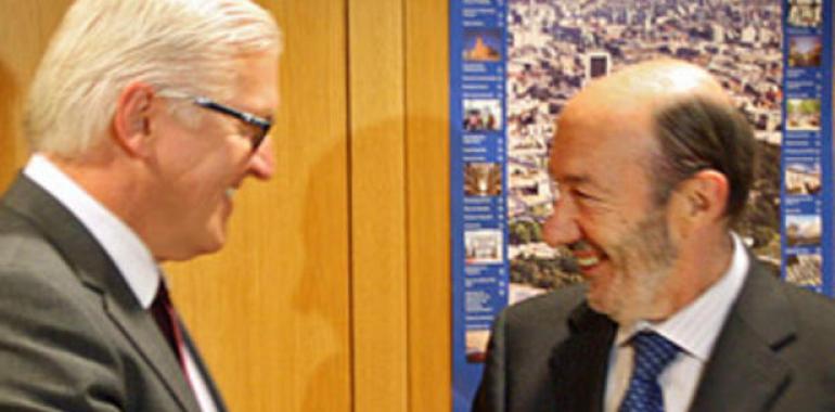 Rubalcaba continúa en Berlín su gira europea para apostar por políticas de crecimiento en la UE