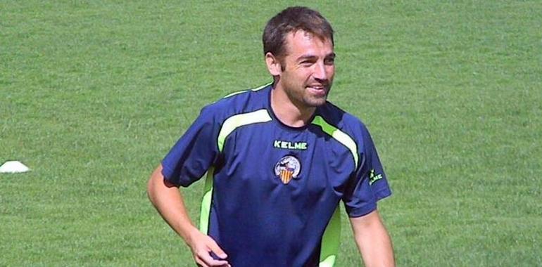 Aarón Bueno ya viste de azul