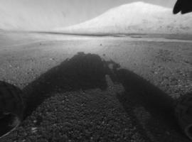 El Curiosity ya mira a su alrededor