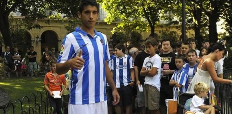 José Ángel despierta expectación en su presentación con la Real