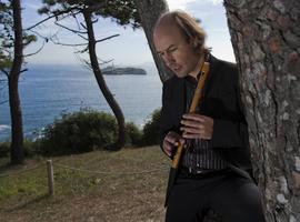 Carlos Núñez: “Animo a los músicos jóvenes a viajar, morder el polvo y no caer en el pesimismo”