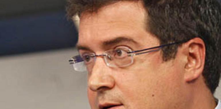 Óscar López respalda a las comunidades que seguirán dando atención sanitaria a todos los inmigrantes