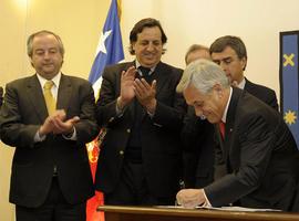 El presidente de Chile sube los sueldos en los ayuntamientos para afianzar su \"insustituible\" labor
