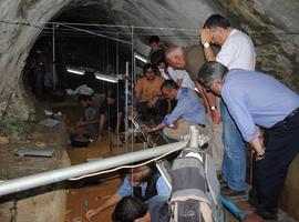 Presentan las pinturas rupestres encontradas en la Cueva de Eirós, en Triacastela, Lugo