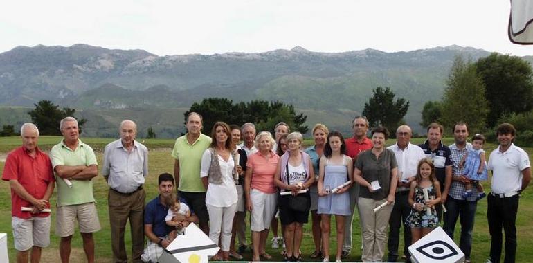 Campeones del Torneo Joyería Cuende, en el Golf de Llanes