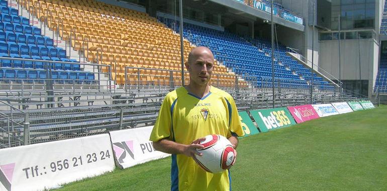 El asturiano Óscar Pérez, nuevo jugador del Racing de Santander