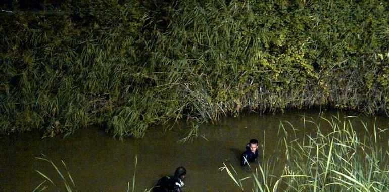 Cuatro jóvenes, tres menores de edad, mueren al caer su coche al canal de La Mejana, en Tudela