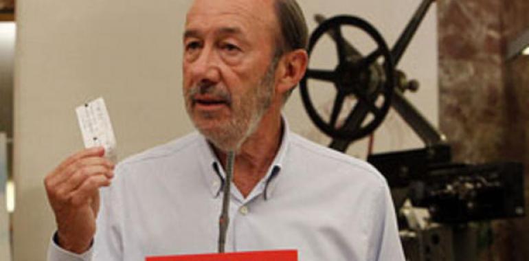 El PSOE pide al Gobierno que retire la subida del IVA al 21% para el material escolar y la cultura 