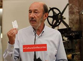 El PSOE pide al Gobierno que retire la subida del IVA al 21% para el material escolar y la cultura 