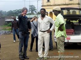 Rudolf Buitendach rueda en Guinea \Al final de la carretera\
