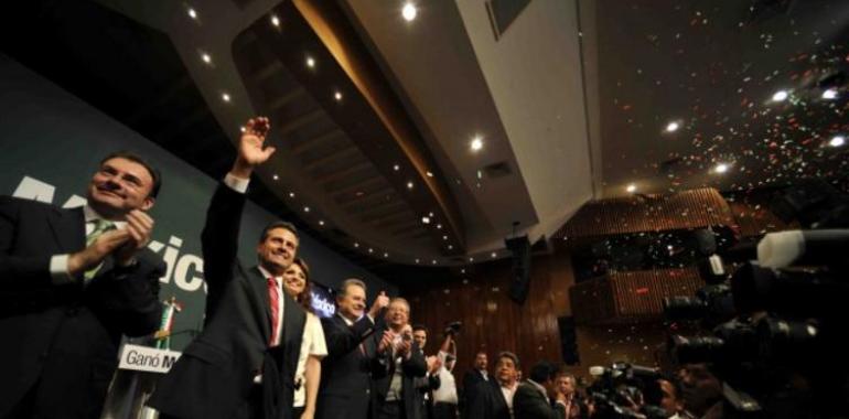 El presidente Calderón felicita al presidente electo, Peña Nieto