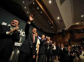 El presidente Calderón felicita al presidente electo, Peña Nieto
