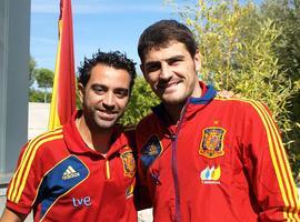 Xavi y Casillas: \"Agradecemos este reconocimiento al fútbol español\" (vídeo)