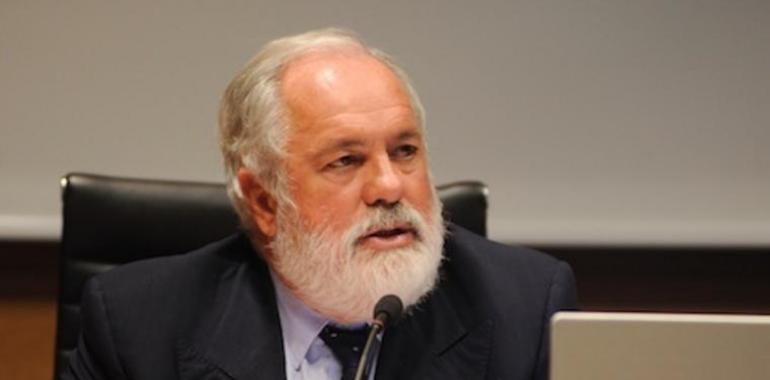 Cañete considera  "inútil y estéril" el acoso de Gibraltar a los barcos pesqueros españoles 