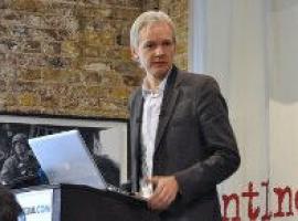 Ecuador pide a Gran Bretaña que respete asilo a Assange 