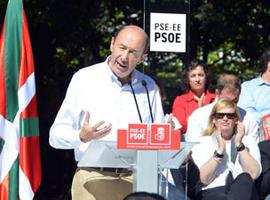 Rubalcaba:\"El PSOE está con los miles de ciudadanos que le están diciendo a Rajoy NO\"