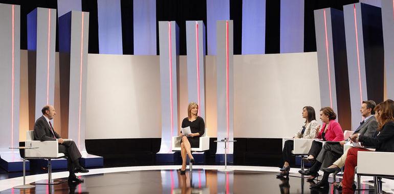 Rubalcaba considera que a Mariano Rajoy "se le está yendo el país de las manos" 