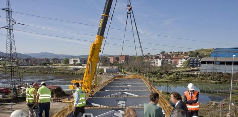 Comenzó la instalación del viaducto sobre la Ría de Boo, entre Maliaño y Astillero