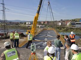 Comenzó la instalación del viaducto sobre la Ría de Boo, entre Maliaño y Astillero