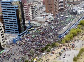 Correa lidera gran concentración de defensa a la democracia y rechazo a la inmoralidad política