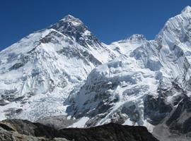 Un alud en un ochomil del Nepal acaba con la vida de nueve alpinistas, uno de ellos español