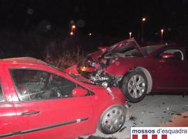 Detenido un conductor ebrio que circulaba en sentido contrario ocasionando un choque frontal en la C-17