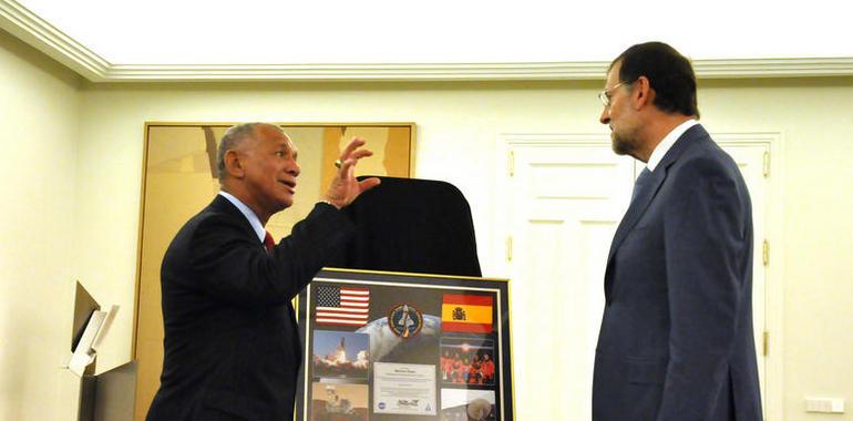 Encuentro del presidente del Gobierno con el administrador general de la NASA, Charles Frank Bolden Jr. 