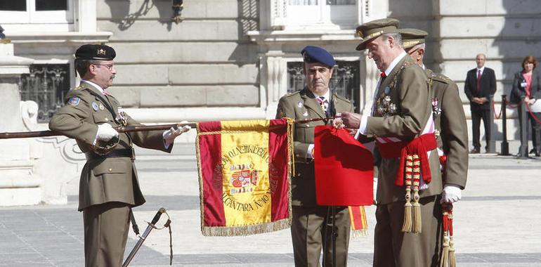 Imposición de la Laureada colectiva al Regimiento de Caballería Alcántara