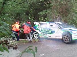 El accidente que alejó a Berti Hevia del Rallye de Llanes (incluye vídeo)