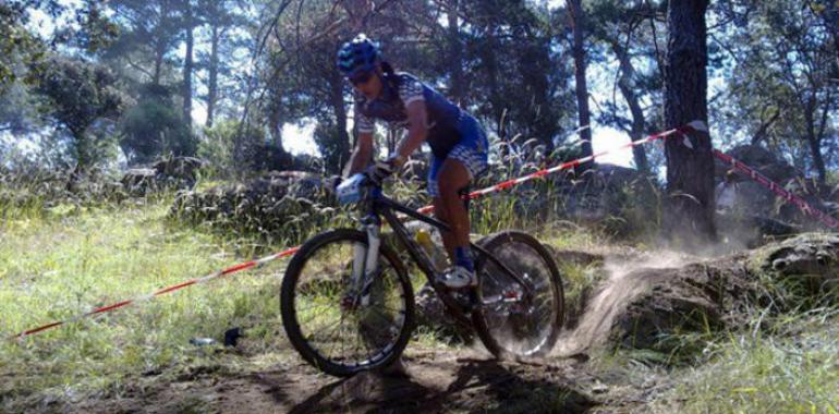 Rocio Gamonal y Egoitz Murgoitio vencen en la MMR CXperience de Ibias