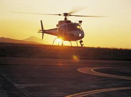 El Helicóptero de la Ertzaintza rescata a un montañero con problemas de salud en la cima de Esquivel