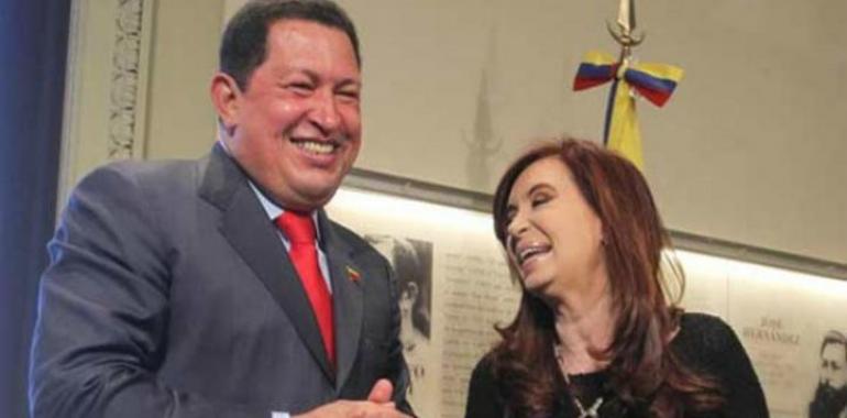 Cristina Fernández de Kirchner felicitó a Hugo Chávez por su triunfo electoral