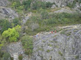 Evacuada una mujer indispuesta en una ruta de senderismo en el Cañón del Tera, Ribadelago 